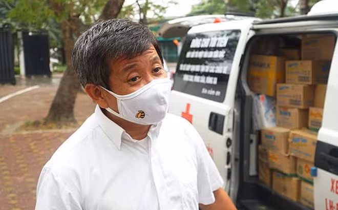 Ông Hải cho biết, sau khi chia tay xe cứu thương, ông vẫn tích cực tham gia các hoạt động thiện nguyện như chở gạo, thực phẩm cho người dân gặp khó khăn trong các khu cách ly, phong tỏa.