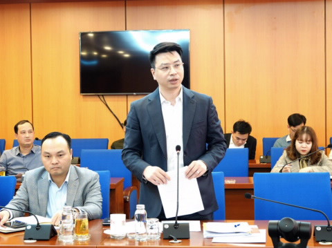 Năm 2014, ông chuyển công tác sang Bộ Tài chính và đảm nhiệm các chức vụ Phó Trưởng phòng thuộc Cục Tài chính doanh nghiệp; Giám đốc Ban quản lý Chương trình Hỗ trợ tư vấn và phân tích quản lý tài chính công tại Việt Nam; Trưởng phòng - Thư ký Bộ trưởng; Phó Chánh văn phòng; Quyền Chánh văn phòng; Chánh văn phòng Bộ Tài chính (từ tháng 2/2017).