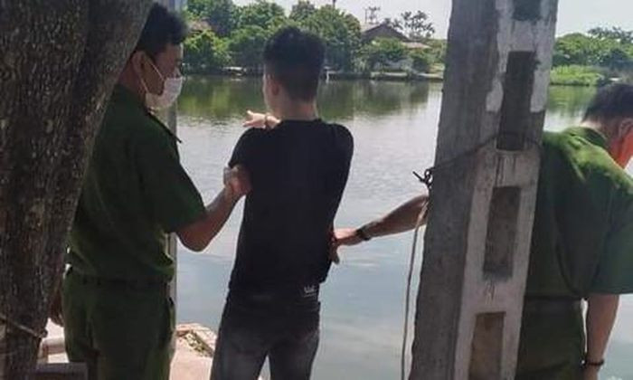  Thanh niên chạy xe máy bị nhóm người rượt đánh tử vong: Anh N.V.T (SN 2000, trú huyện Yên Mỹ, tỉnh Hưng Yên) đang di chuyển trên đường thì bị nhóm thanh niên khác khoảng chục người ép ngã rồi liên tiếp hành hung. Nạn nhân bỏ chạy thì tiếp tục bị truy sát và tử vong sau đó. Ngày 17/8, Công an huyện Yên Mỹ cho biết đang điều tra, làm rõ. 