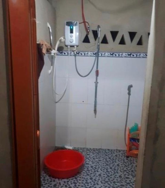 Tin nong 12/8: Chau be hon 1 tuoi tu vong trong xo nuoc