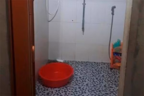 Be hon 1 tuoi chet trong xo nuoc o Dak Lak: Khoi to chu nha tre?