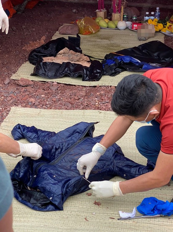  Phát hiện bộ xương người trôi dạt vào bờ biển: Ngày 9/4, nhân viên bảo vệ khu vực cảng Vissai, đóng tại địa bàn xã Nghi Thiết (huyện Nghi Lộc, Nghệ An) phát hiện 1 thi thể người đã phân hủy trôi dạt vào bờ biển. Cơ quan chức năng nhận định, đây có thể là thi thể của một thuyền viên hoặc ngư dân gặp nạn trên biển.