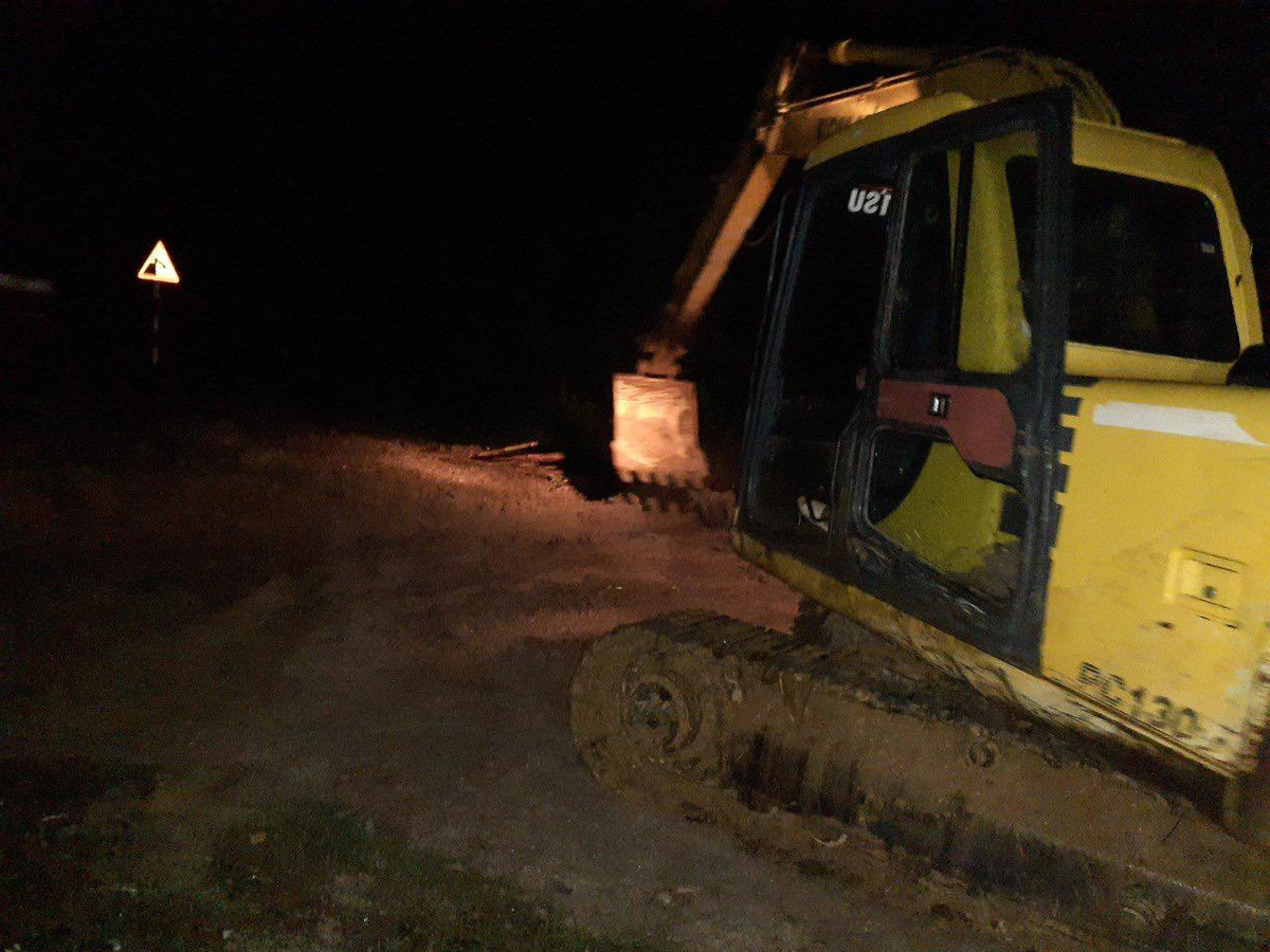 Vị trí sạt lở dài khoảng 60m, rộng 15, ước tính khối lượng sạt hơn 1.000 mét khối.