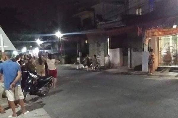  Bố bị con trai phê ma túy dùng kiếm chém : Sau khi 'phê' ma túy, Trịnh Quang Tuyên (SN 1997, trú huyện Thái Thụy, tỉnh Thái Bình) đã dùng kiếm tự chế chém nhiều nhát vào chính bố đẻ là ông T.Q.T (SN 1974) khiến nạn nhân bị thương tích nặng rồi tử vong. Ngày 16/8, Tuyên bị Công an tỉnh Thái Bình bắt giữ. (Ảnh minh họa)