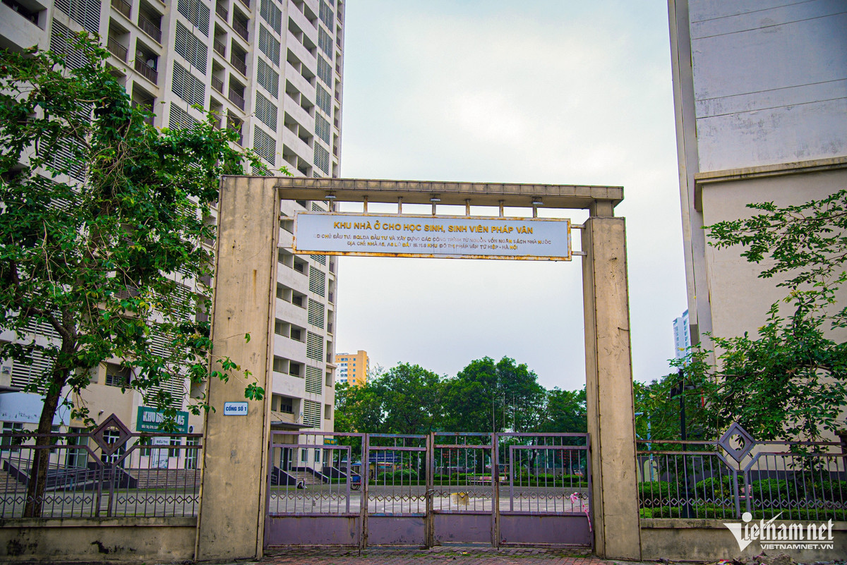 Nhiều năm nay, ký túc xá Pháp Vân – Tứ Hiệp chưa thu hút đông đảo sinh viên đến ở. Hiện nay chỉ có 2 khối nhà (nhà A5 và A6) hoạt động và phòng trống còn rất nhiều.