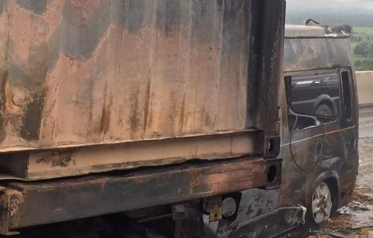 Hiện trường vụ tai nạn kinh hoàng.