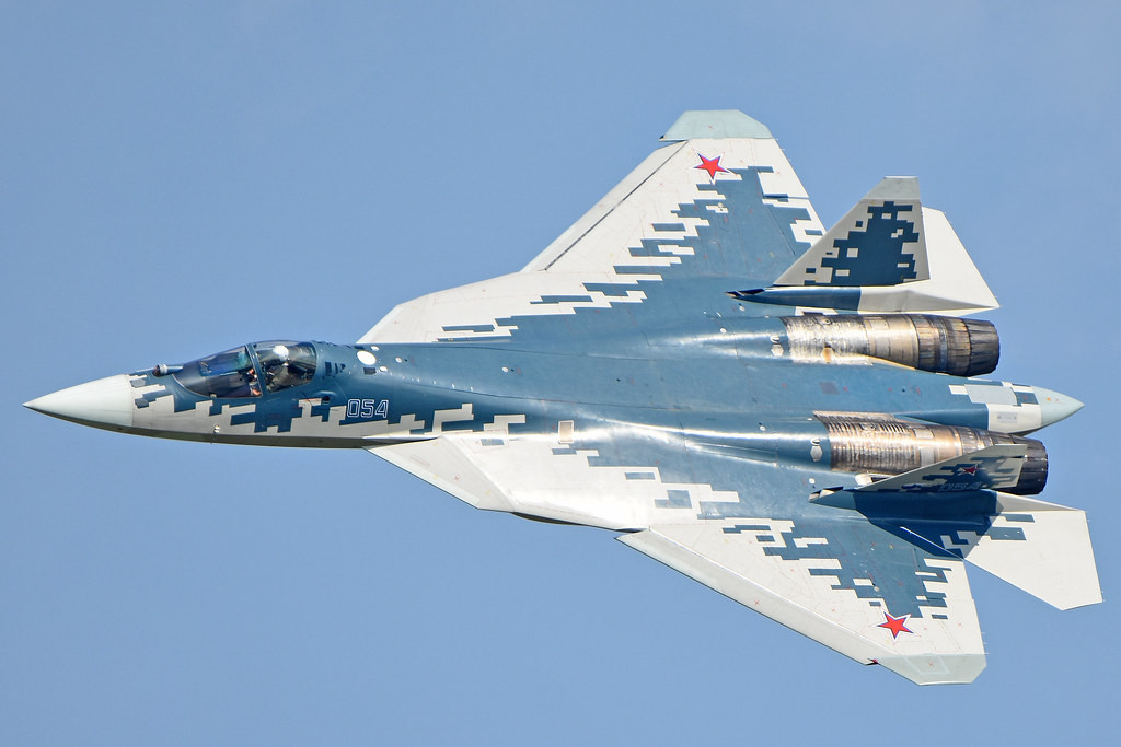 Khoang vũ khí bên trong và tính năng tàng hình của Su-57 cho phép mang theo nhiều loại vũ khí khác nhau, bao gồm tên lửa không đối không ngoài tầm nhìn và bom dẫn đường chính xác. Tên lửa không đối không chính của nó là R-77M, được bổ sung bởi tên lửa tầm ngắn R-74M2. Đối với các mục tiêu trên bộ và trên biển, Su-57 sử dụng các tên lửa như Kh-38M và Kh-35U.