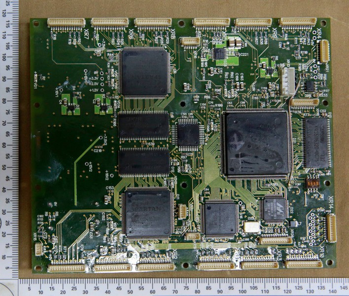 Nghiên cứu được công bố gần đây của Tạp chí New York Times (NYT) đã xác nhận việc Nga tiếp tục sử dụng chip xử lý do Mỹ sản xuất trong tên lửa của mình với số lượng lớn, điển hình như trong mỗi quả tên lửa Kh-101 có tới 35 con chip của Mỹ.