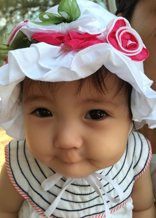 Con gái Hà Kiều Anh sở hữu gương mặt đáng yêu như thiên thần. 
