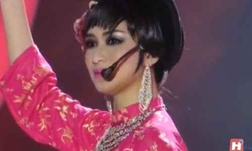 Hoa Minzy hat cai luong nhan con mua loi khen-Hinh-3