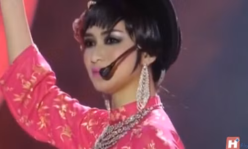 Hoa Minzy hat cai luong nhan con mua loi khen-Hinh-3