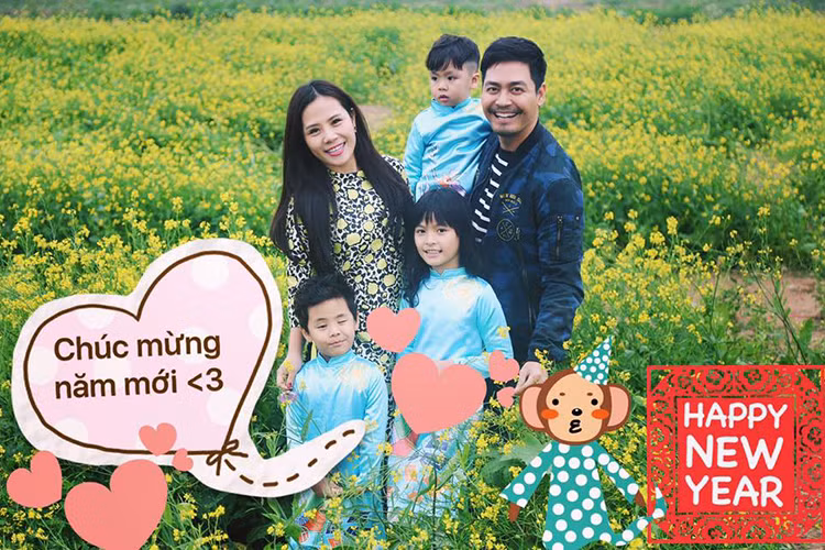 Vợ chồng MC Phan Anh có ba nhóc tì: cô con gái đầu lòng tên Bảo Anh, cậu con trai thứ hai tên Bảo Minh và cậu con trai út tên Nhật Minh.