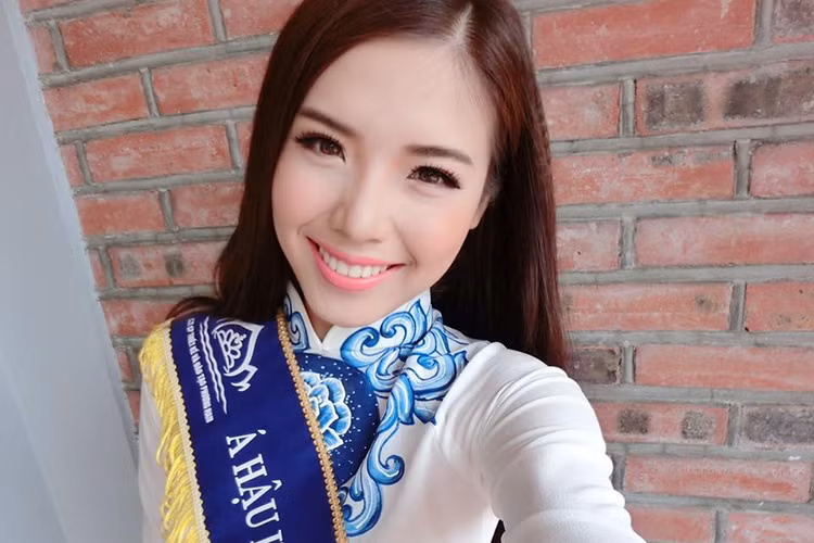 Tối ngày 21/5 vừa qua, Nguyễn Đình Khánh Phương là người đẹp được trao danh hiệu Á hậu 2 cuộc thi Hoa hậu Biển Việt Nam 2016. (Ảnh: Facebook Khánh Phương)