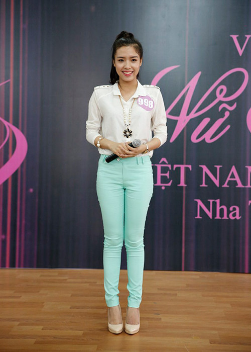 Người đẹp đến từ Nha Trang có sở thích chụp ảnh, đi du lịch, khám phá cuộc sống và chơi thể thao. (Ảnh: Mực tím)