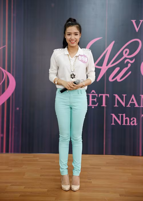 Người đẹp đến từ Nha Trang có sở thích chụp ảnh, đi du lịch, khám phá cuộc sống và chơi thể thao. (Ảnh: Mực tím)