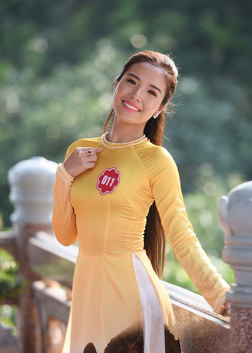 Trong chung kết Hoa hậu Biển Việt Nam 2016, Khánh Phương đã có phần thi ứng xử khá lưu loát trước câu hỏi: "Cuộc thi mang tên Hoa hậu Biển Việt Nam. Em hiểu và chuẩn bị như thế nào để tham gia cuộc thi này?". (Ảnh: Hoa hậu Biển Việt Nam)