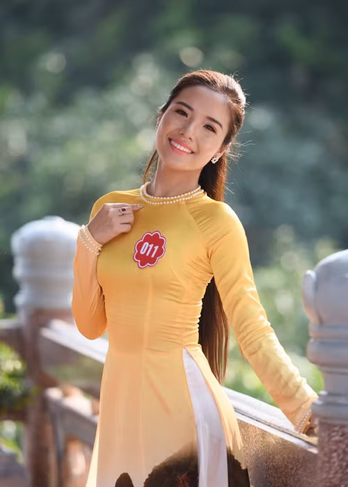 Trong chung kết Hoa hậu Biển Việt Nam 2016, Khánh Phương đã có phần thi ứng xử khá lưu loát trước câu hỏi: "Cuộc thi mang tên Hoa hậu Biển Việt Nam. Em hiểu và chuẩn bị như thế nào để tham gia cuộc thi này?". (Ảnh: Hoa hậu Biển Việt Nam)