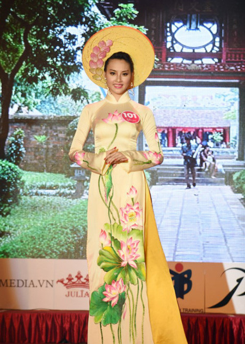 Thùy Trang chia sẻ cô đã sốc khi biết tin đồn và rất buồn vì nhiều người không tin khả năng của mình. Trong những ngày qua, người đẹp đã phải gánh chịu rất nhiều áp lực từ dư luận. (Ảnh: Infonet)