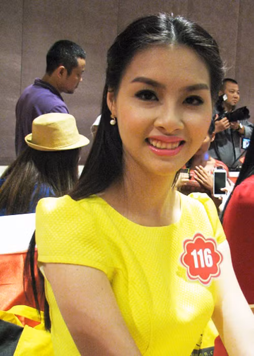 Người đẹp đến từ Hòa Bình cũng được khen ngợi về gương mặt khả ái, ưa nhìn.