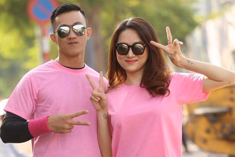 Đầu năm 2016, Hương Giang và Criss Lai trở lại chương trình Cuộc đua kỳ thú và ở cùng một đội. Thông tin này đã dập tan tin đồn tình cảm rạn nứt của cặp đôi. (Ảnh: FBNV) 