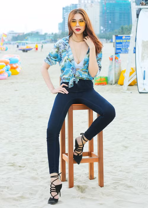 Giam khao Next Top Model gay chu y voi sieu xe limousine-Hinh-6