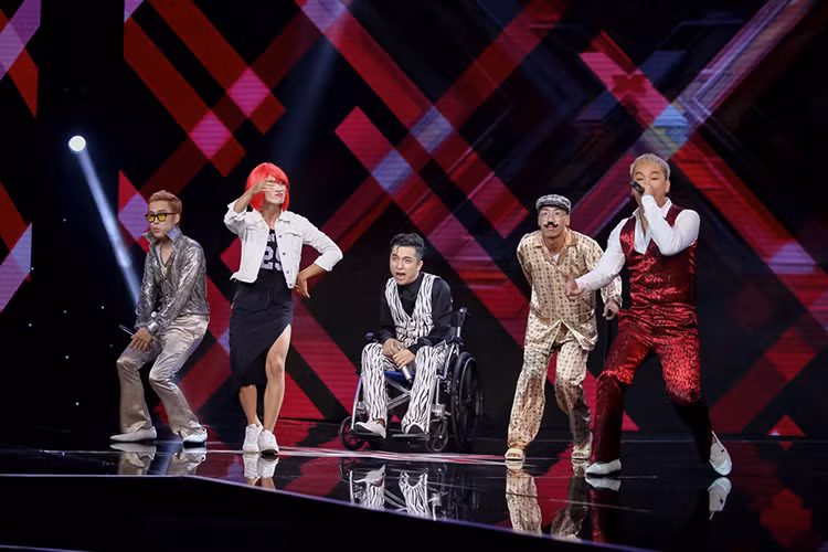 Nhan con mua loi khen nhom cua Yanbi van bi loai