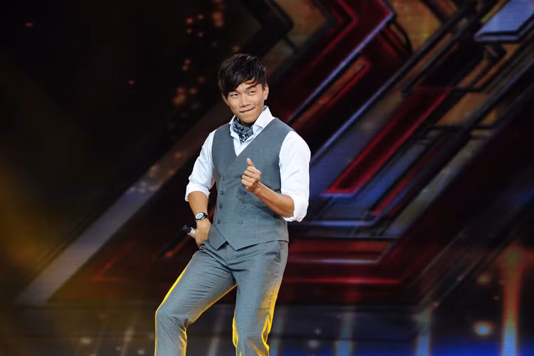 Trần Minh Dũng - chàng Bi Rain phiên bản Việt mang đến ca khúc “Nỗi lòng người đi” trong tập 1 vòng Tranh đấu The X-Factor 2016. 
