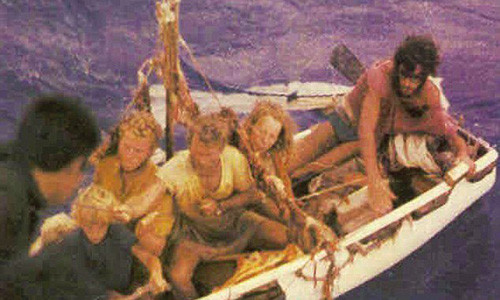 Sau 38 ngày, gia đình được một tàu đánh cá Nhật cứu ở cách bờ 500km.