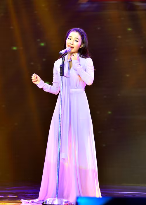 Tùng Dương đánh giá, Thanh Thảo đã tạo được dấu ấn riêng, trình diễn sạch sẽ, đầu tư nghiêm túc. Thanh Lam chia sẻ, tiết mục của thí sinh đã chạm được vào trái tim của khán giả. 