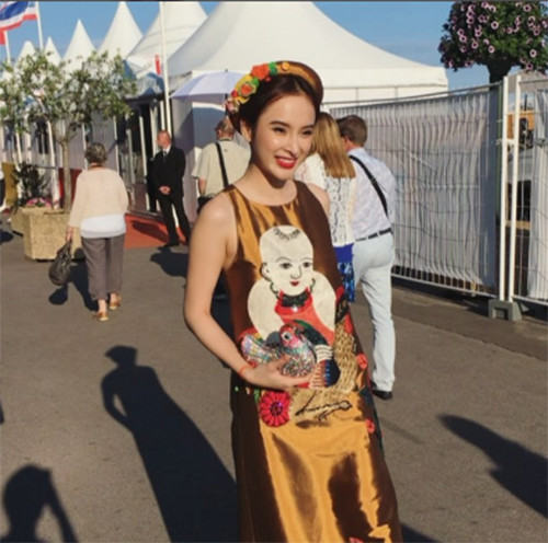Angela Phuong Trinh dien vay lua theu tranh Dong Ho tai Cannes-Hinh-2