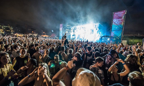 Bức ảnh được đăng tải giống như nhiều bức ảnh bình thường tại các lễ hội âm nhạc khác.