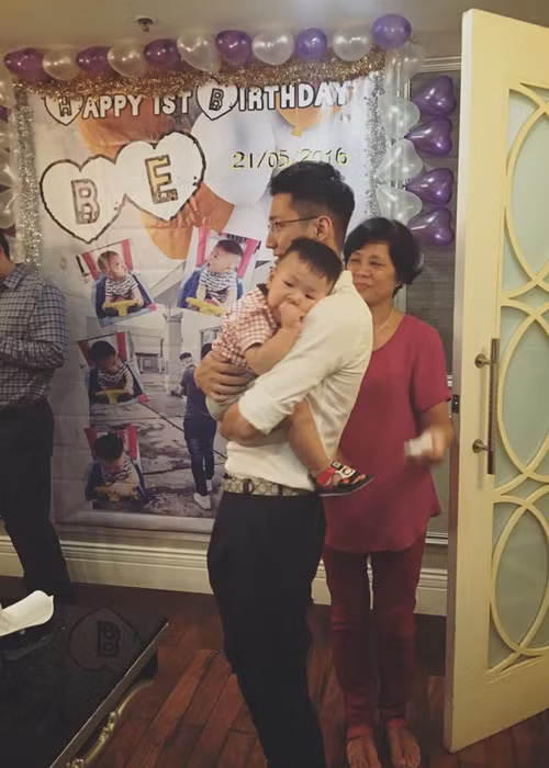 Chi Nhan hanh phuc ben con trai sau song gio tinh cam-Hinh-5