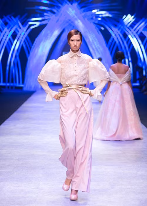 Nhan sac thay doi chong mat cua chan dai 1m90 Hong Xuan-Hinh-9