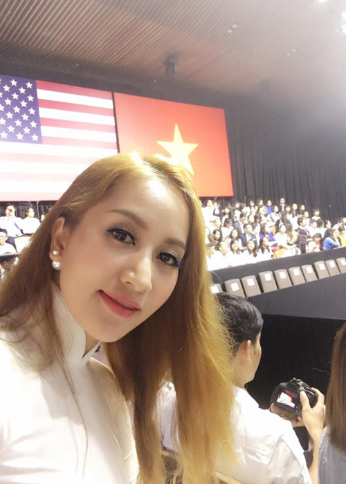 Tuy nhiên, được tận mắt nhìn thấy Tổng thống Obama và được mời tham gia sự kiện này là một vinh dự đối với Khánh Thi. (Ảnh: Facebook Khánh Thi)