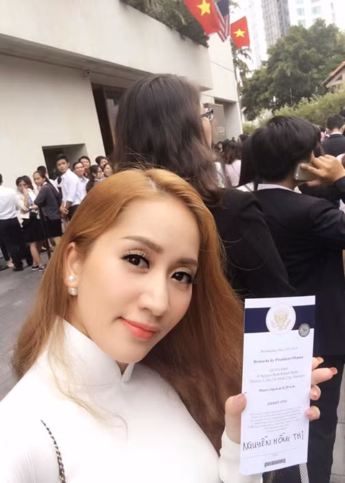 Khanh Thi Lan Phuong hao huc cho gap Tong thong Obama