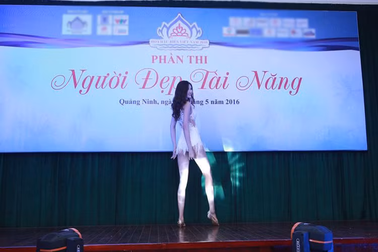 Trong trang phục biểu diễn gợi cảm, Á hậu 1 cuộc thi Hoa hậu Biển Việt Nam 2016 tự tin thể hiện tài năng của mình. (Ảnh: Facebook Bảo Như) 