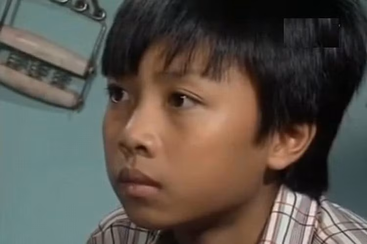 Quang “sọt” - cậu nhóc nhỏ nhắn, da ngăm đen nhưng nhanh nhẹn (Hán Quang Tú đóng) cũng là nhân vật để lại nhiều ấn tượng cho khán giả xem “Đội đặc nhiệm nhà C21”. 