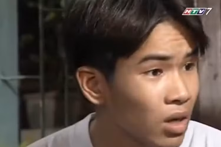 Trong “Đội đặc nhiệm nhà C21”, nhiều khán giả không thể nào quên cậu lớp trưởng cao to, giỏi võ tên Sơn. Nhân vật này do Đức Thịnh đảm nhận. 