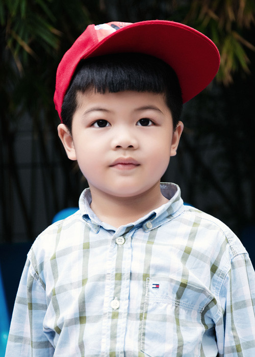 Bé Henry là kết quả của mối tình bí mật giữa Oanh Yến và một Việt kiều Mỹ.