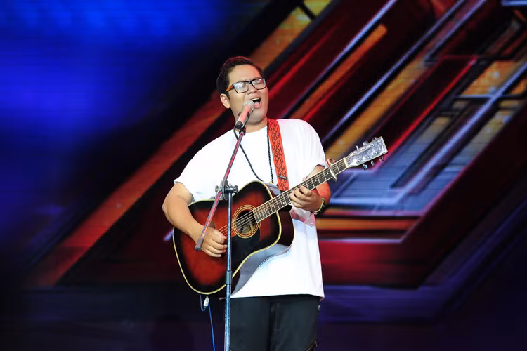 Ban giám khảo đều đánh giá cao việc Phước Lộc đưa chất liệu dân gian vào bài hát. Phần thể hiện khá tốt đã giúp thí sinh giành "ghế nóng". 