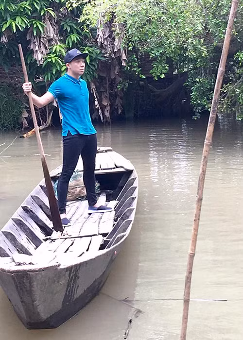 Anh ve mien Tay gay sot cua MC Tran Thanh va me-Hinh-2