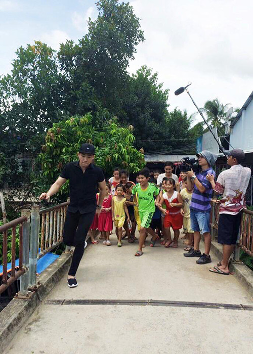 Anh ve mien Tay gay sot cua MC Tran Thanh va me-Hinh-8