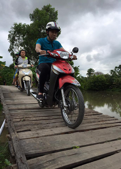 Anh ve mien Tay gay sot cua MC Tran Thanh va me-Hinh-6