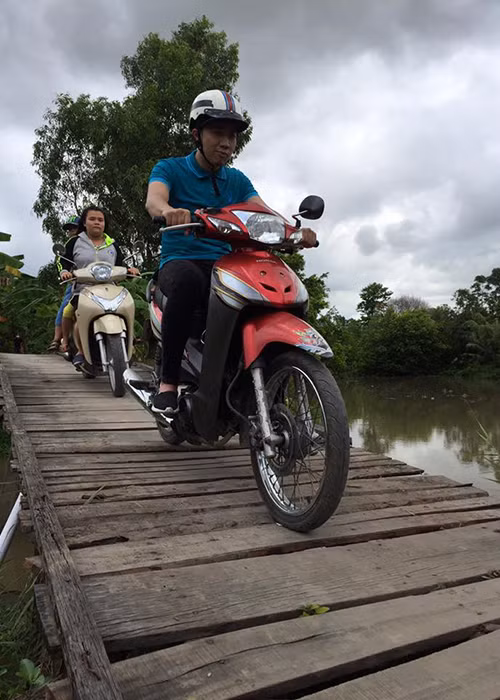 Anh ve mien Tay gay sot cua MC Tran Thanh va me-Hinh-6