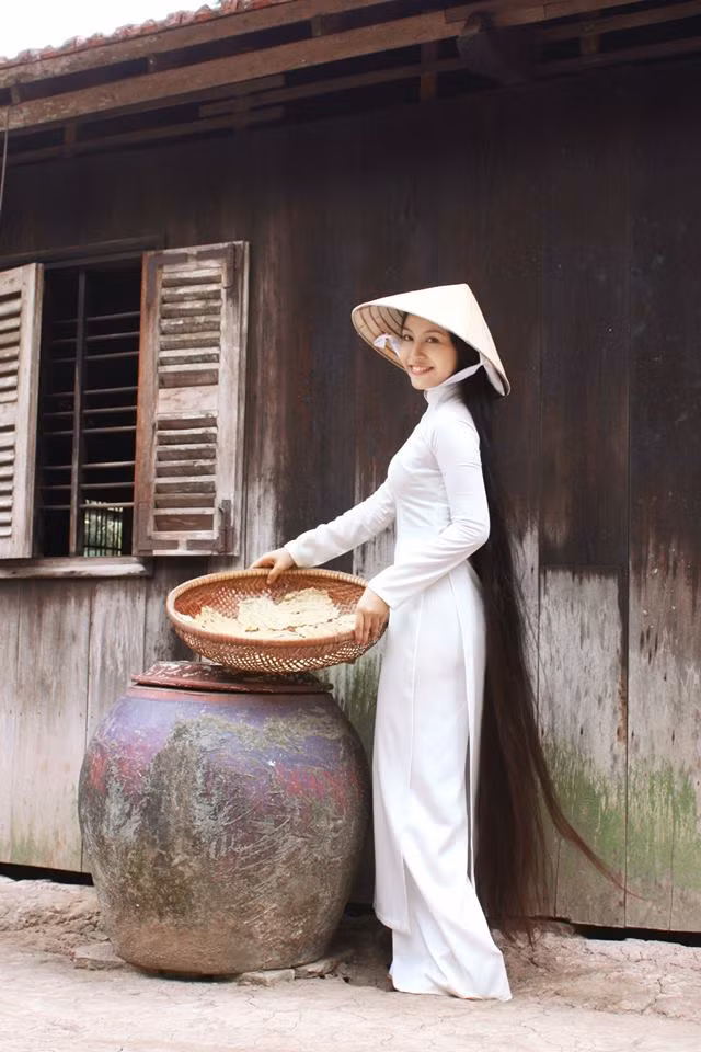 Dù có lần đã cắt vài chục cen-ti-mét tóc nhưng do tóc của Thu Phương vẫn quá dài và dày nên bạn bè cô vẫn luôn chê "cắt ít quá" mỗi khi cô khoe ảnh làm đầu, cắt tóc. Được biết, việc cắt, tỉa tóc giúp Thu Phương tránh được nhiều phiền toái nhưng do mái tóc gắn liền với sự trưởng thành của cô nên khi cắt vẫn luôn cảm thấy tiếc nuối.