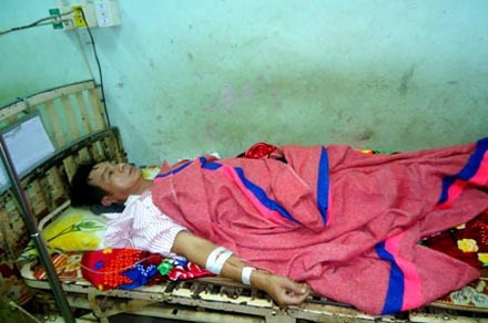 Đêm 22/2/2013, trong lúc đại úy Phạm Ý Nguyện và thượng úy Nguyễn Ngọc Trí đang thực hiện nhiệm vụ trên đường Hồ Chí Minh (đoạn qua phường Ngô Mây, TP.Kon Tum) thì phát hiện 3 thanh niên vi phạm. Bị 3 thanh niên chống đối, không chấp hành lệnh dừng xe, hai anh Nguyện và Trí đuổi theo thì bị một tốp 4 thanh niên khác xuất hiện hành hung, gây thương tích.