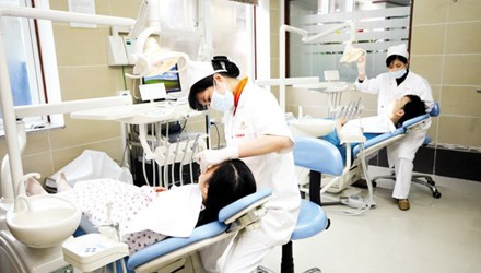 Các chuyên gia khuyến cáo việc mê tín nhổ răng để thay để “đổi vận” là cực kỳ sai lầm và dại dột. Ảnh minh họa.