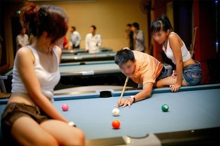 Không ít cô gái nhẹ dạ bị đại gia dỏm lừa tình và cướp tiền. Ảnh minh họa.