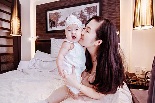 Tuy nhiên, đối với Thuỳ Linh, lời nhận xét cô có khuôn mặt giống ca sĩ Hương Tràm chỉ như một lời trêu đùa, không đáng quan tâm lắm. Hiện tại, Thuỳ Linh chỉ cảm thấy rất vui, hạnh phúc vì sau khi bộ ảnh của cô cùng với gia đình nhỏ, ảnh cô cho con bú nhận được nhiều lời khen của dân mạng về tình cảm, tình mẫu tử dạt dào được truyền tải trong đó.