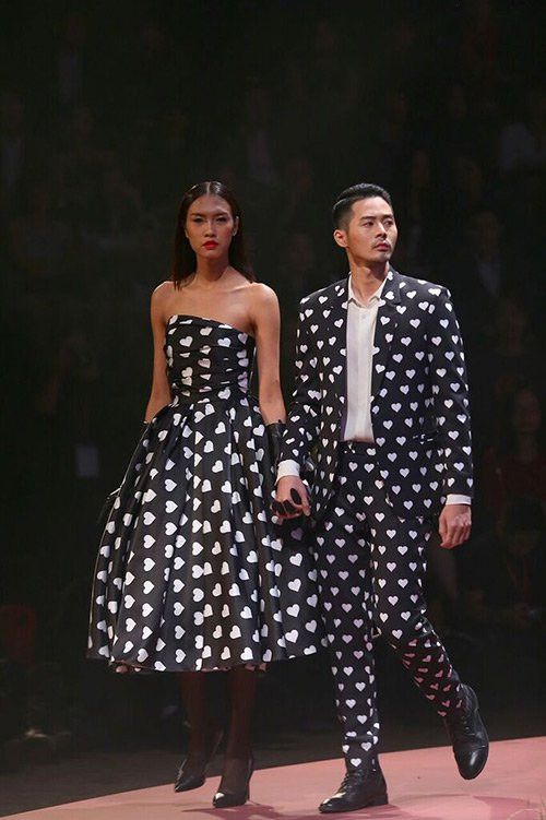 Angela Phuong Trinh lai khien khan gia soc nang-Hinh-5